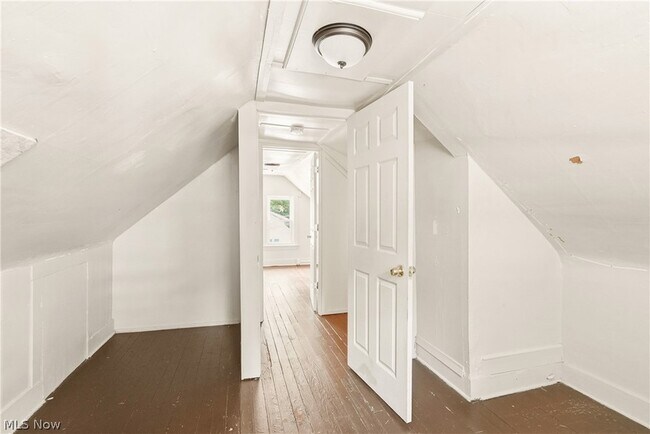 Building Photo - 285 Sumner Ct