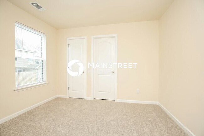 Building Photo - 2 Bedroom Pet-Friendly Home in La Vergne, TN with Main Street Renewal