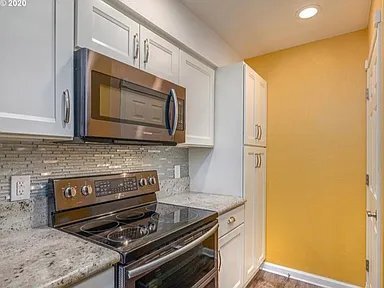 Building Photo - 1440 NE Paropa Ct