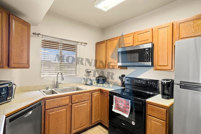 Building Photo - 2-Bedroom Condo Unit with Mountain Views!
