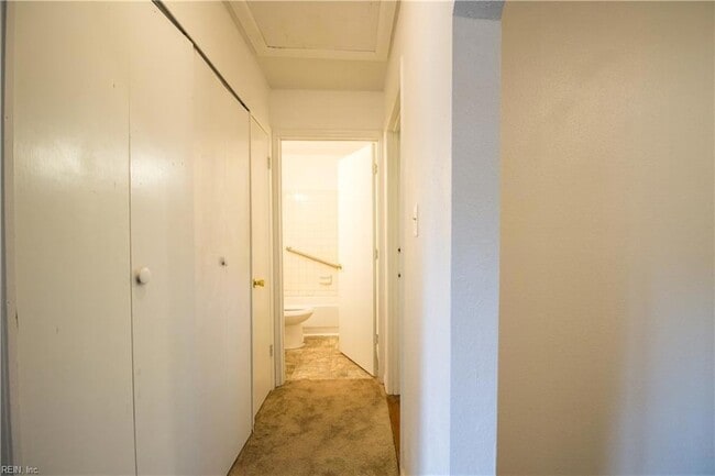 Building Photo - 1343 W 39th St