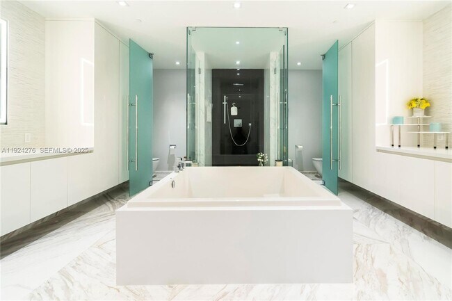 Building Photo - 701 N Fort Lauderdale Beach Blvd