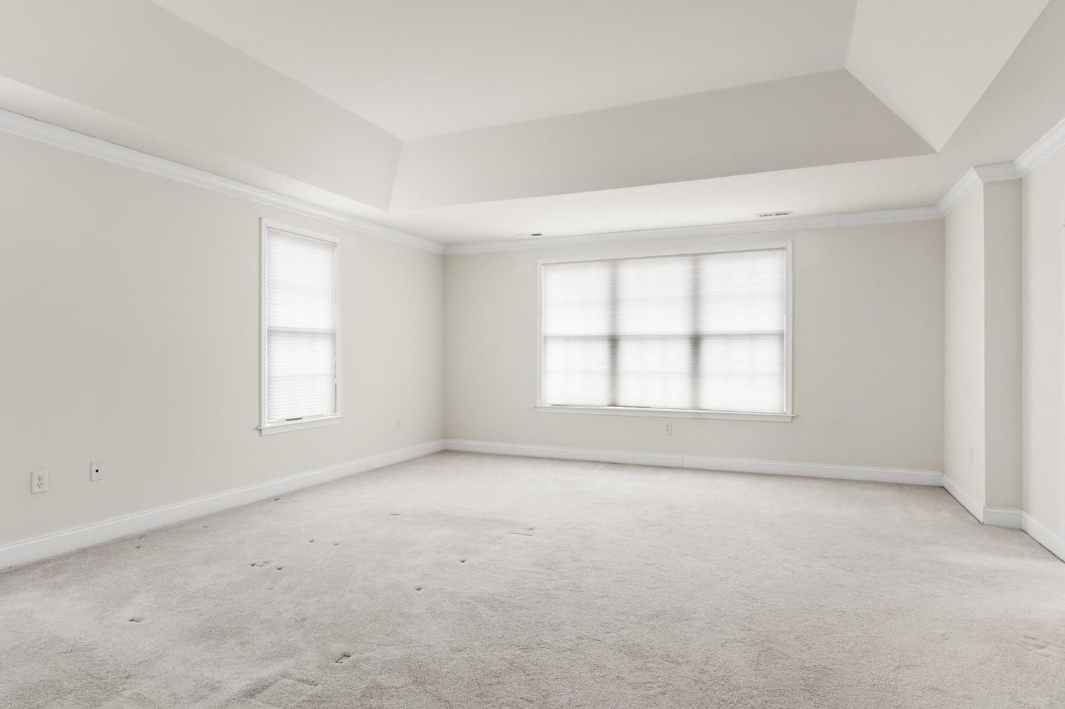 Building Photo - 45 Fenton Ln