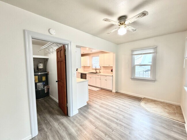 Building Photo - Charming Everett Home with Spacious Backyard, Garage, and Bonus Flex Spaces