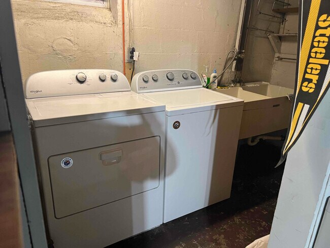 Building Photo - 315 Fetzner Rd