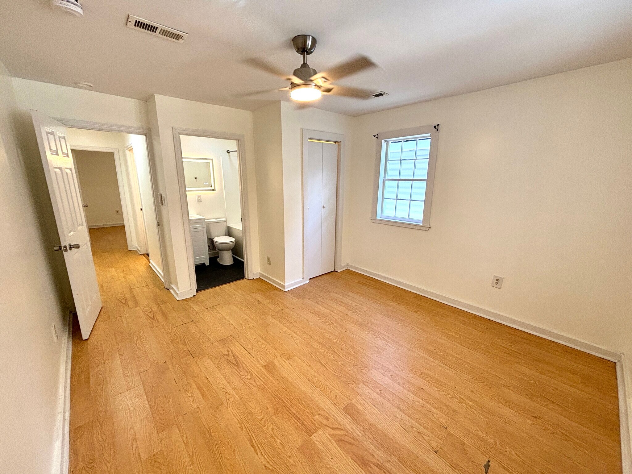 Building Photo - 4718 Mint Ave