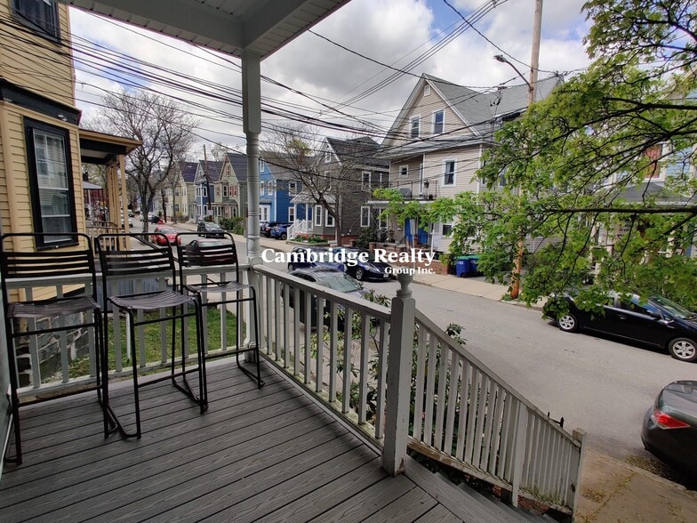 Building Photo - 20 Madison St