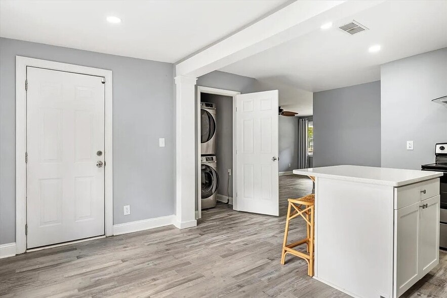 Building Photo - 555 N 68th Ave