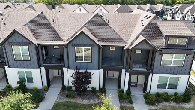 Building Photo - 1652 Jessica Dr
