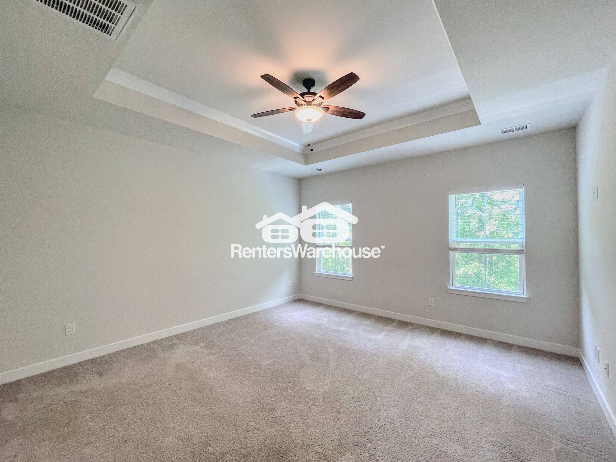Building Photo - 930 Parley Pl