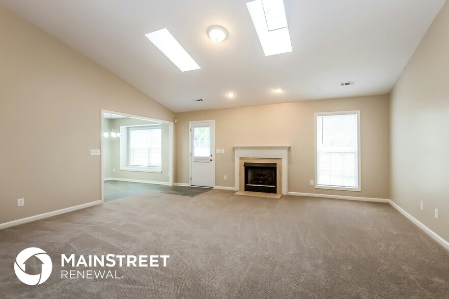 Building Photo - 110 Medford Cir