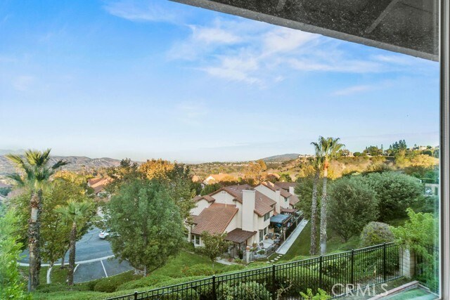 Building Photo - 6039 E Hackamore Ln