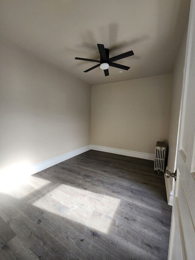 Building Photo - 330 W Philadelphia St