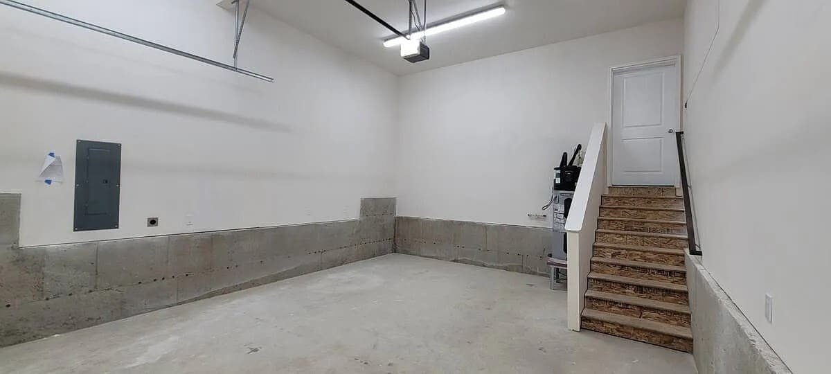 Building Photo - 10305 Eckenstam Johnson Rd