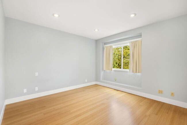 Building Photo - 7743 17th Ave NE