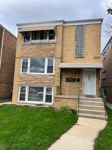 Front - 5748 W Montrose Ave