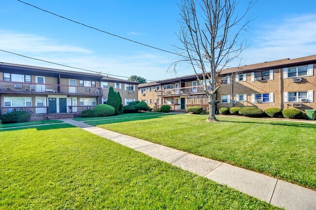 Building Photo - 55 Gill Ln