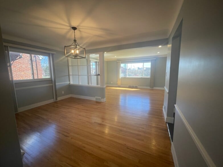 Building Photo - 5706 Grace Ave