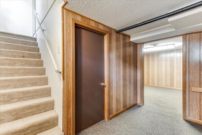Building Photo - Three Bedroom Home in Derby!