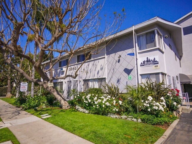 Interior Photo - 3042 Livonia Ave