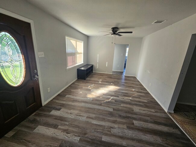 Building Photo - 2210 Bombay Ave