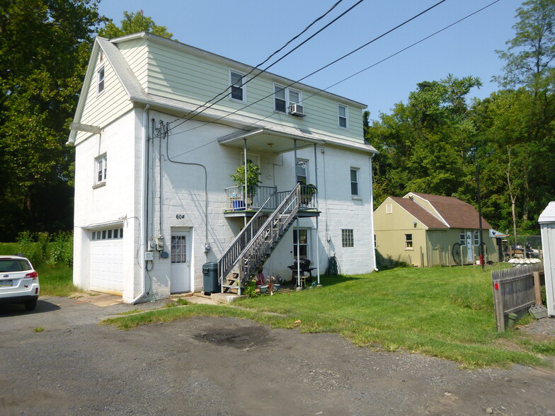 Building Photo - 604 Main St Rear