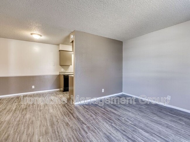 Building Photo - 4657 S Darlington Ave