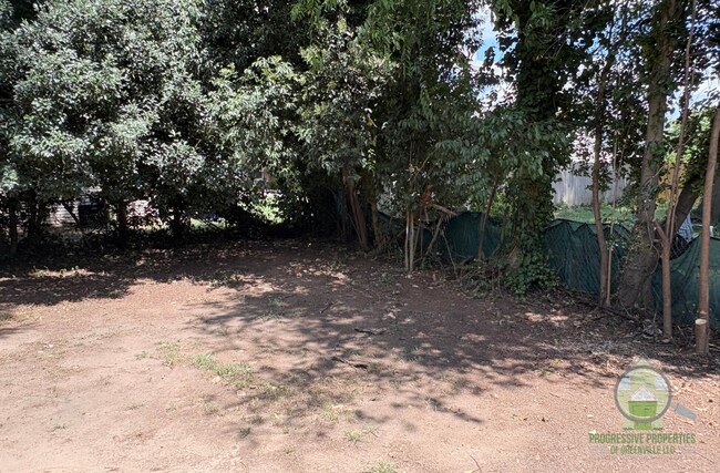 Building Photo - 518 Perry Ave
