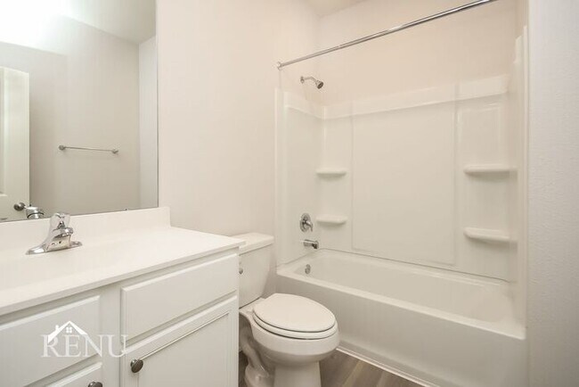 Building Photo - 25314 Shadowdale Dr