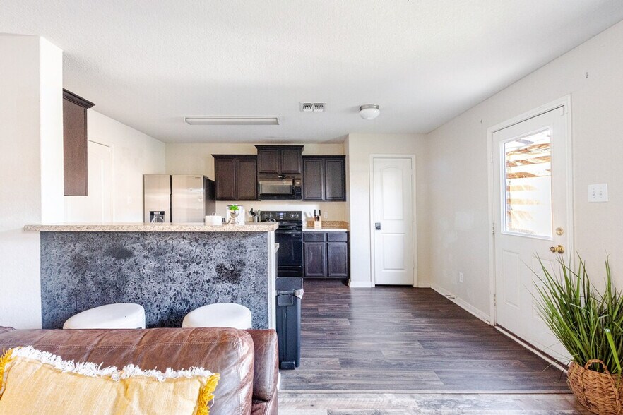 Building Photo - 3203 Spice Meadow