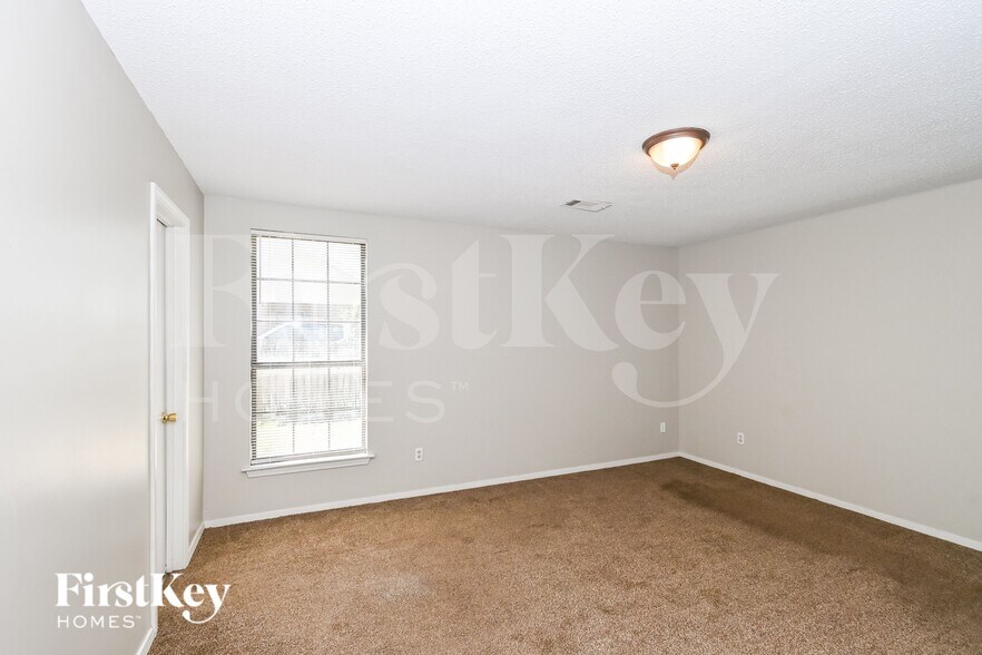 Building Photo - 5765 Ashridge Pl