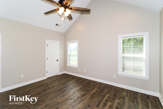 Building Photo - 71 Emily Cove