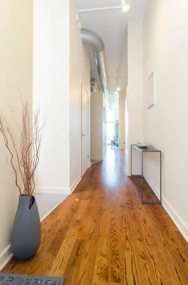 Building Photo - 1224 W Van Buren St