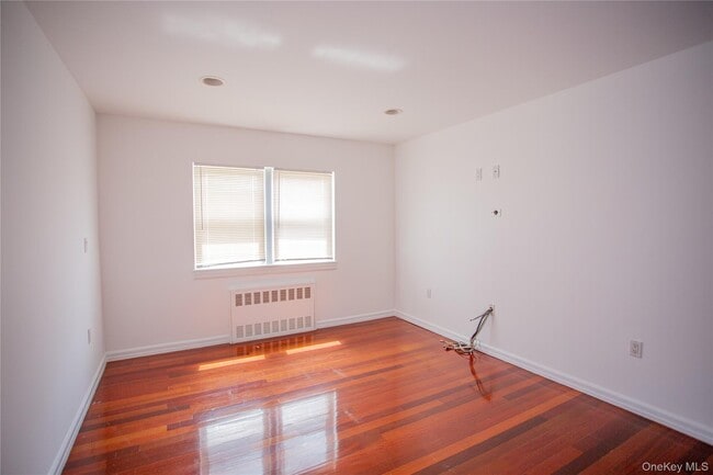 Building Photo - 540 E Chester St