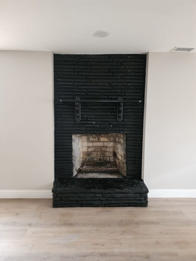 Building Photo - A Spacious 4 bedroom house for Rent !!!
