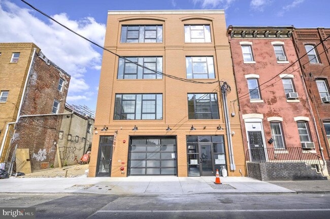 Building Photo - 1205 S 15th St