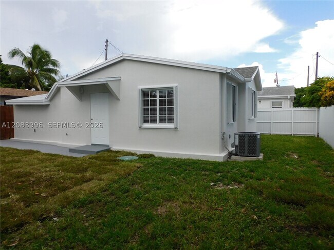 Building Photo - 2754 NW 26th St