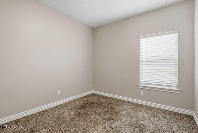 Building Photo - 14925 Tierra Mirage Ave