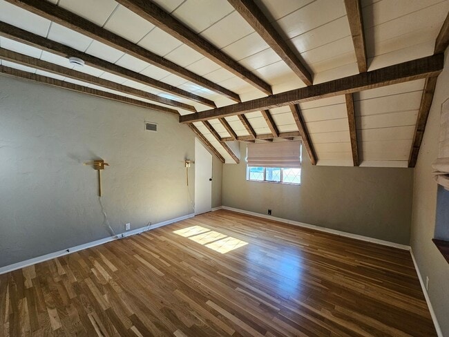 Building Photo - Stunning 1 Bed 1.5 Bath Naglee Park Home W...