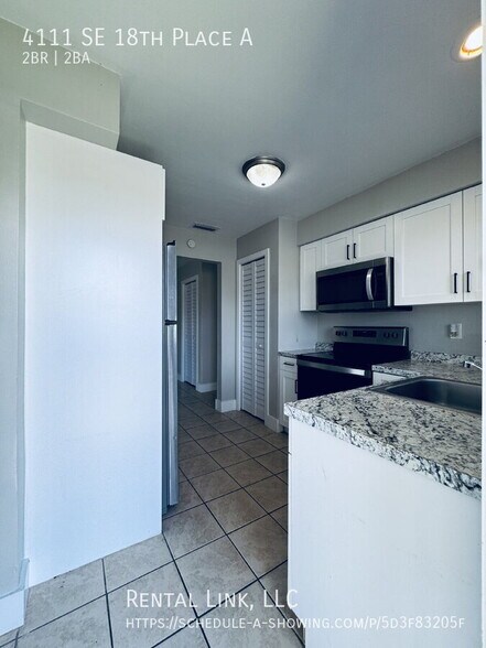 Building Photo - 4111 SE 18th Pl