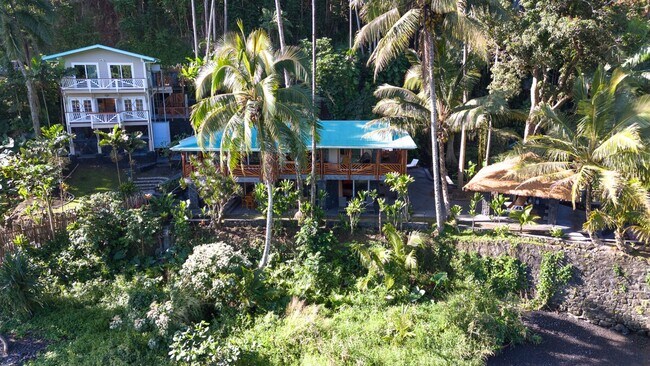 Building Photo - Oceanfront Estate: The Honolii Hale