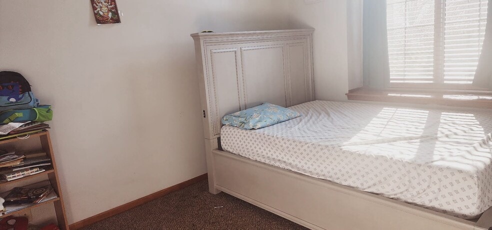 bedroom 3 - 5800 S 77th St