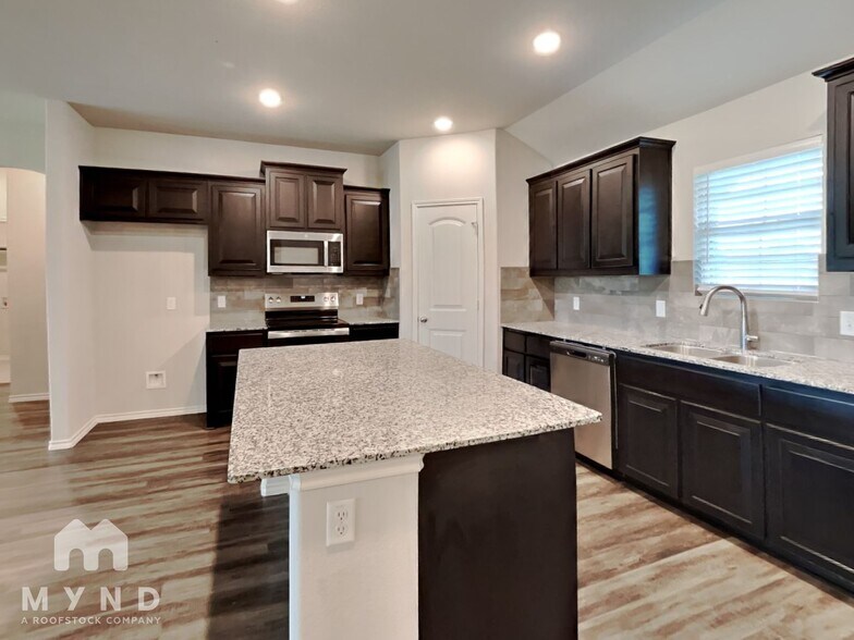 Building Photo - 3905 Chippewa Ct