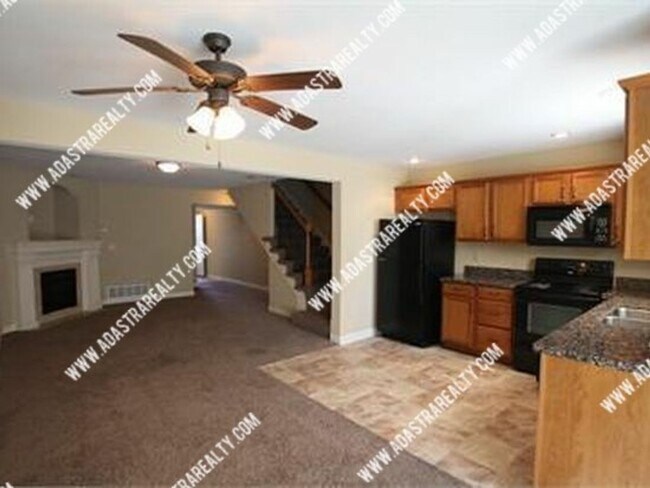 Building Photo - Beautiful Platte City Townhome-Available in APRIL!!