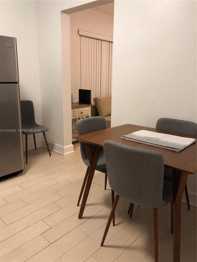 Building Photo - 219 SW 9th Ave