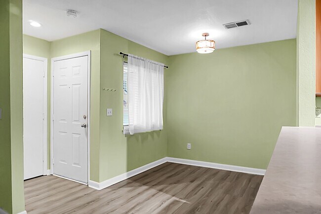 Building Photo - 278 Alexandra Dr