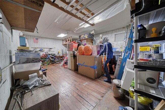 Building Photo - 10600 SW 80th Ct