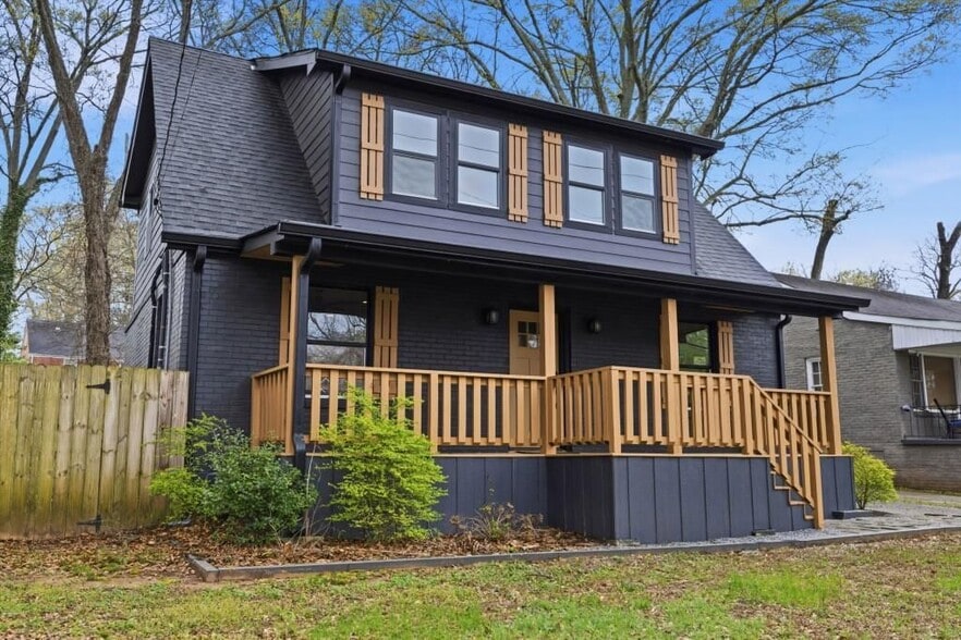 Building Photo - 2455 Lynn Iris Dr