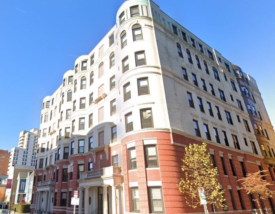 Building Photo - 881 Massachusetts Ave