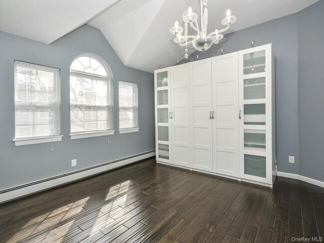 Building Photo - 49 Ashwood Rd